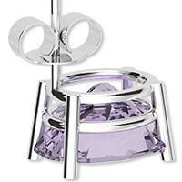 Stone set into prong setting